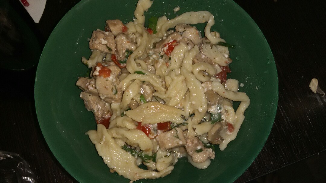 Домашняя лапша в сырно-сливочном соусе