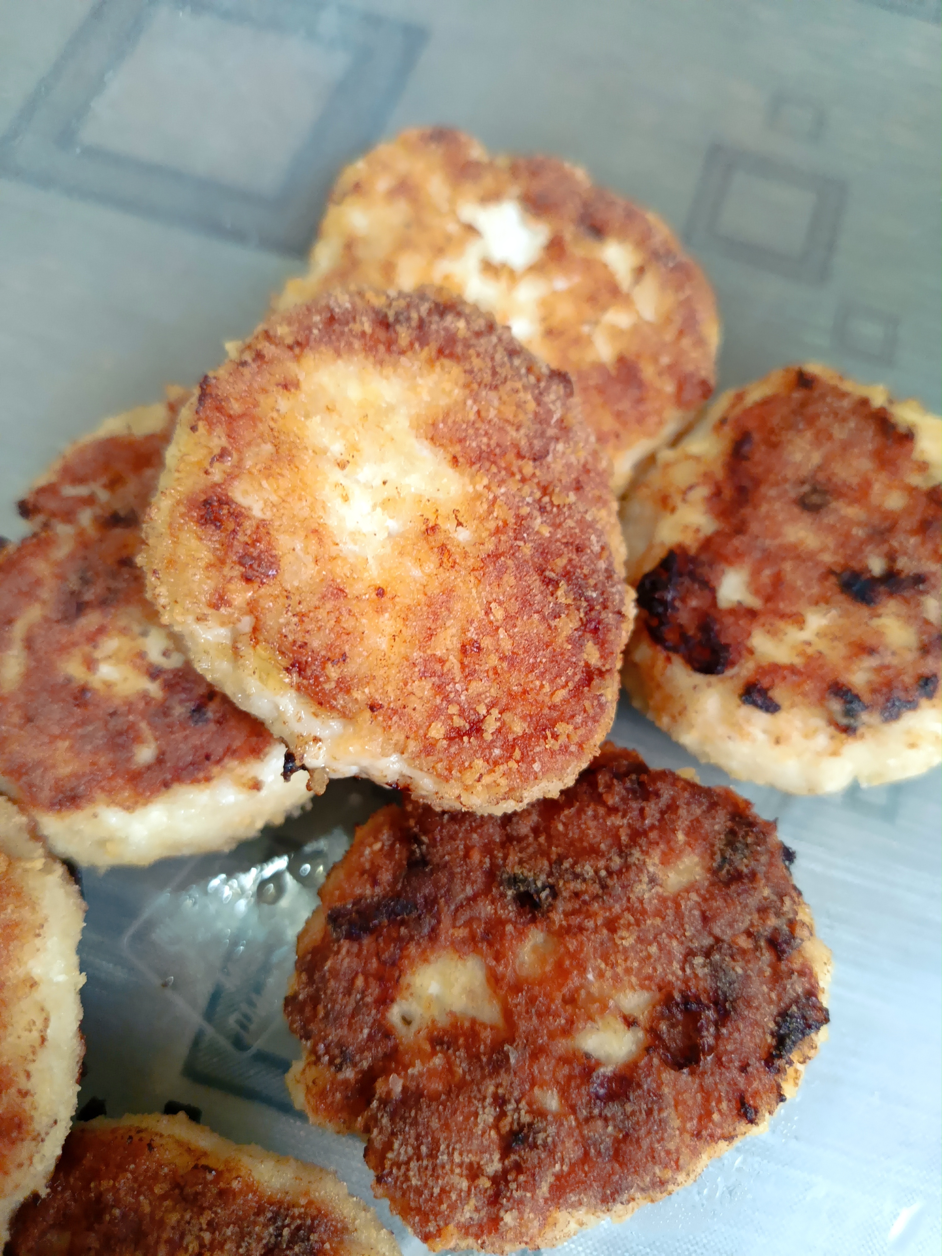 Куриные котлеты с плавленым сыром