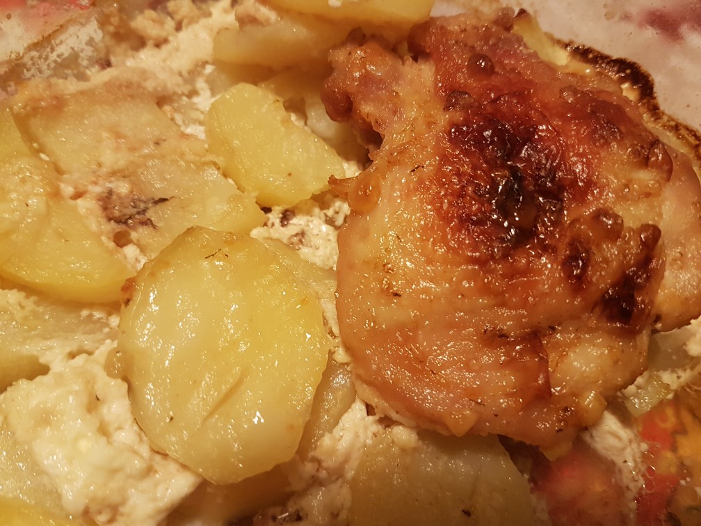 Куриные бёдра с картошкой и тыквой в духовке