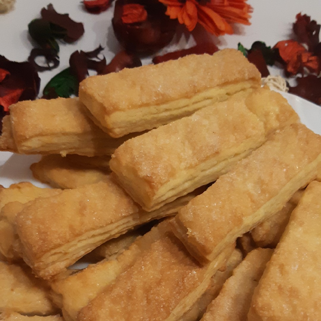 Печенье из слоеного теста с творогом — рецепт с фото пошагово