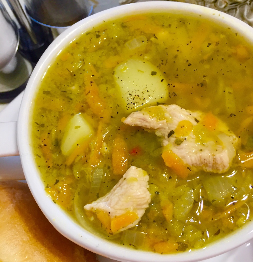 Гороховый суп с куриной грудкой