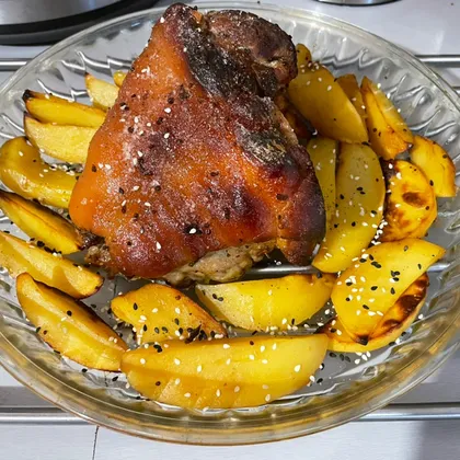 Рулька свиная запеченная с картошкой в духовке рецепт фото пошагово и видео | Recette