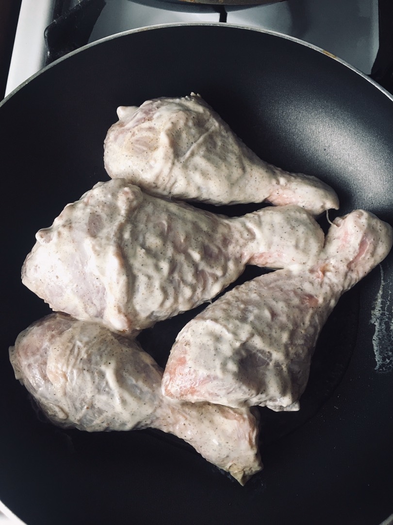 Куриные голени со сметаной, как приготовить?