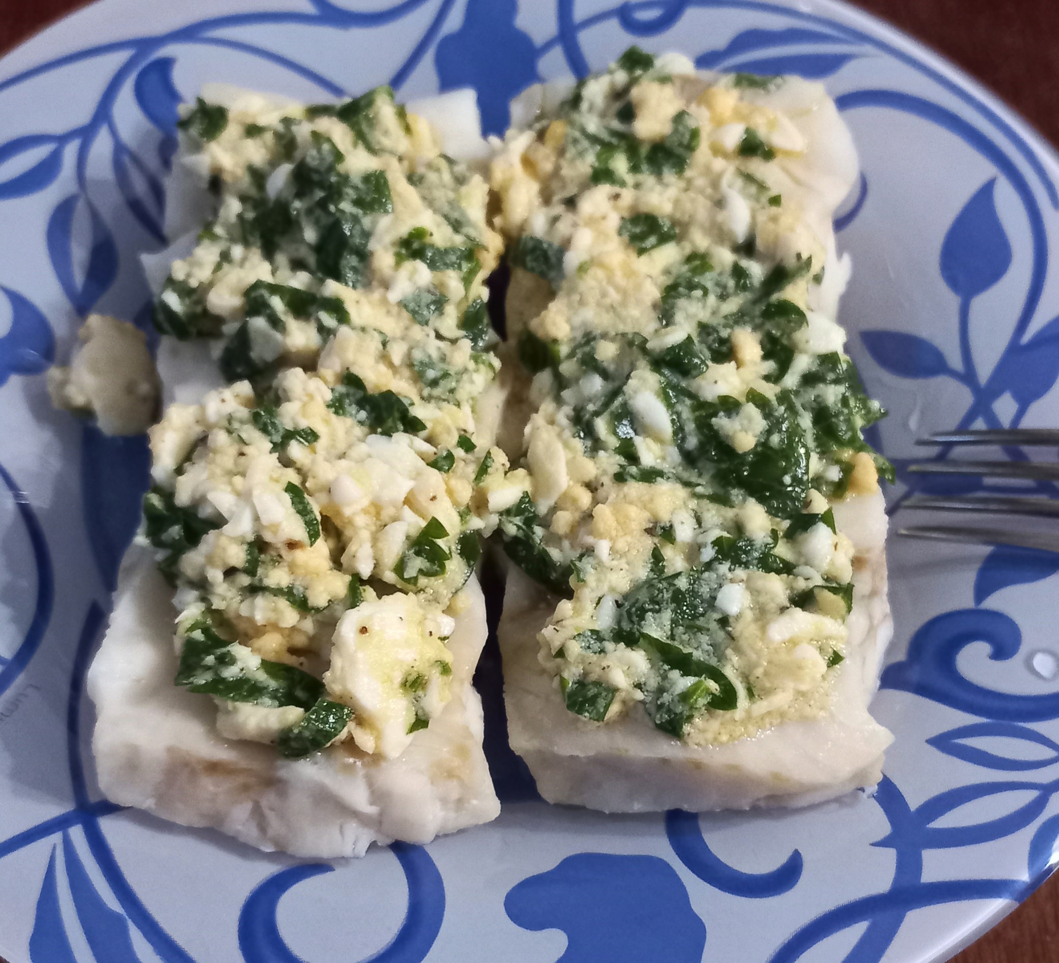 Филе минтая под польским соусом