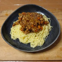 Быстрая паста Болоньезе