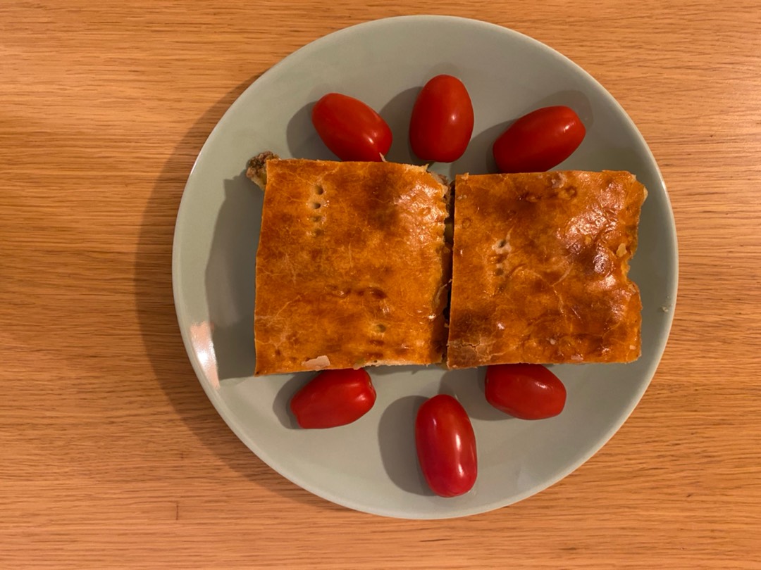 Дрожжевой пирог с мясом, пошаговый рецепт на ккал, фото, ингредиенты - Ирина Арканникова