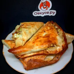 Треугольники из лаваша с грибами, сыром и капустой