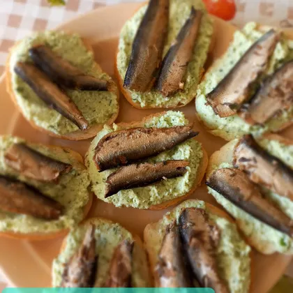 Бутерброды со шпротами