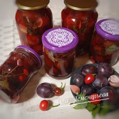 Маринованные сливы с мятой, чесноком и специями