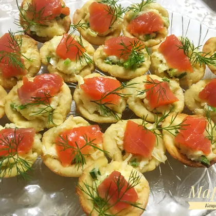 Тарталетки с сырной начинкой и форелью