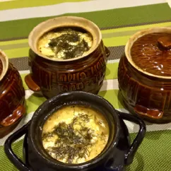 Курица с картофелем в горшочках