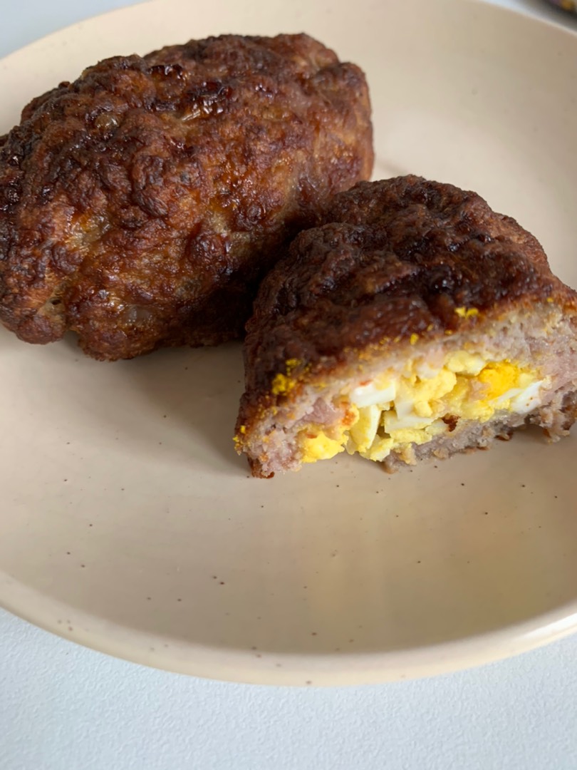 Зразы мясные с яйцом и луком
