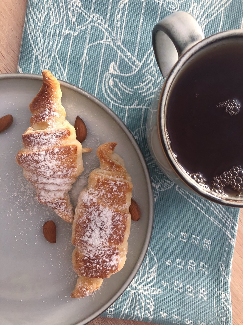 Круассан 🥐 с варёной сгущенкой