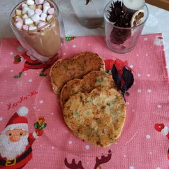 Сырные оладьи в виде сердечек это не обычно и очень вкусно🤤