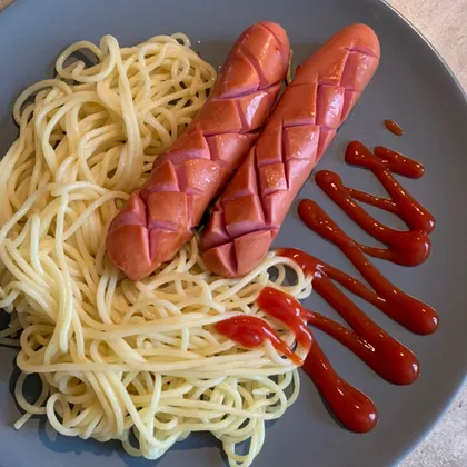 Сосиски со спагетти