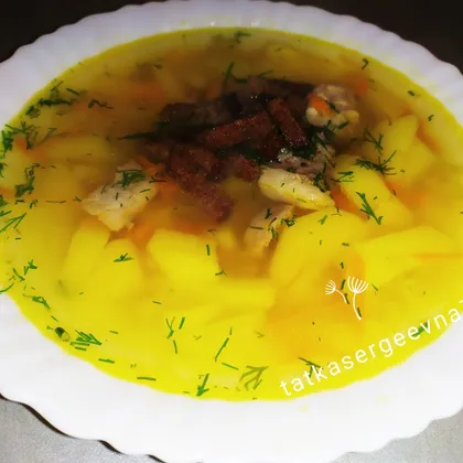 Домашний гороховый суп со свининой и сухариками