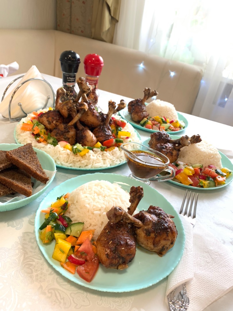 Сочные куриные ножки в томатно-пряном соусе