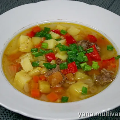 Гороховый суп с овощами и тушёнкой