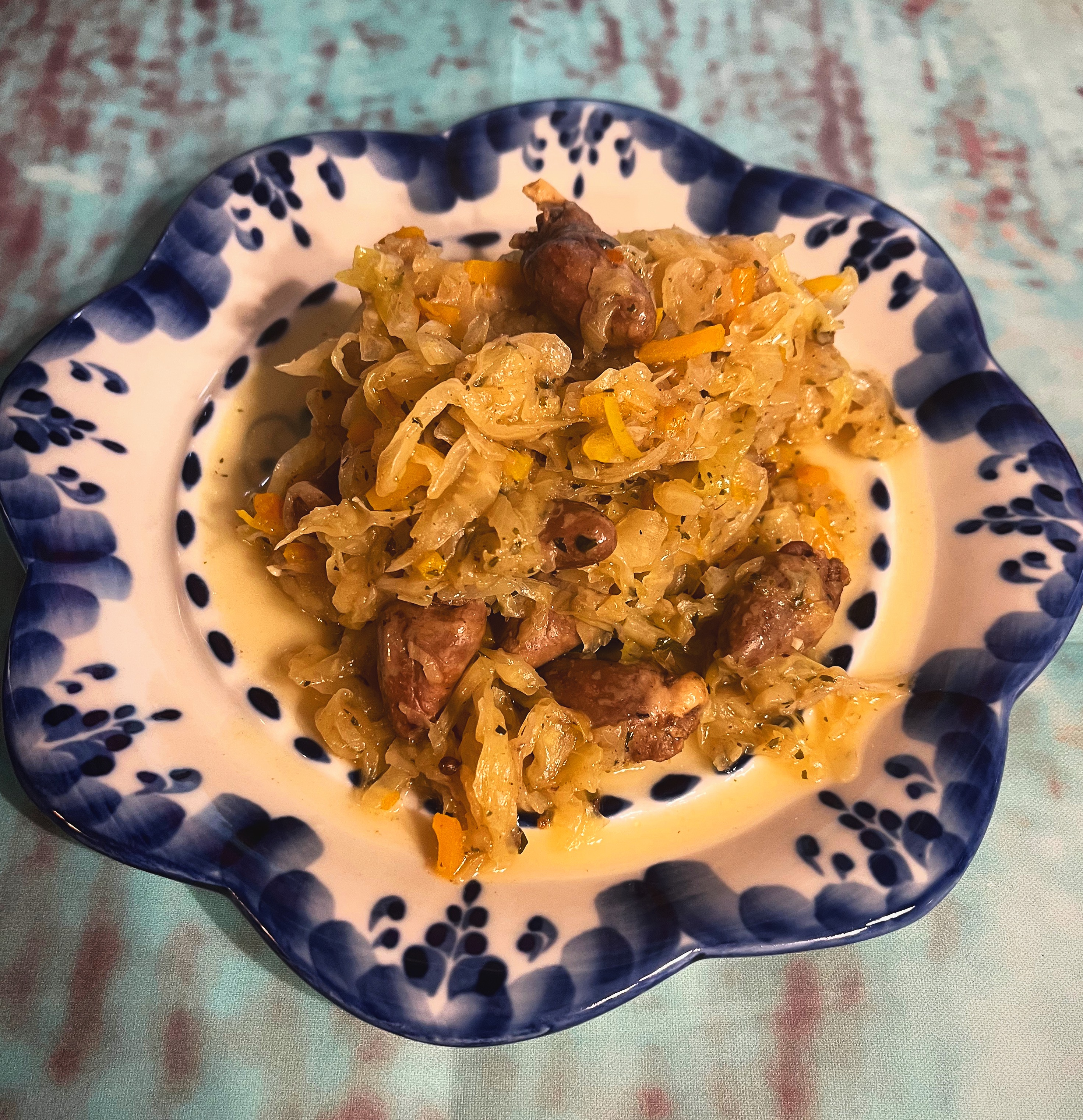 Тушёная капуста с куриными сердечками