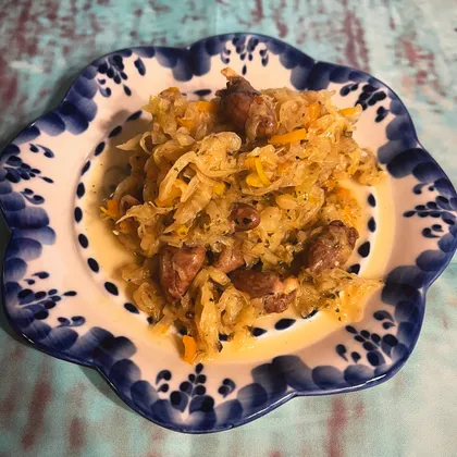 Тушёная капуста с куриными сердечками