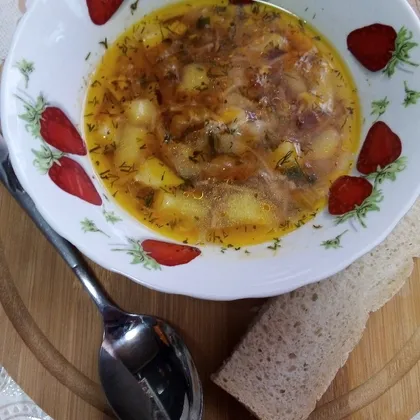 Суп 'Рыжик' или куриный суп с жареной вермишелью