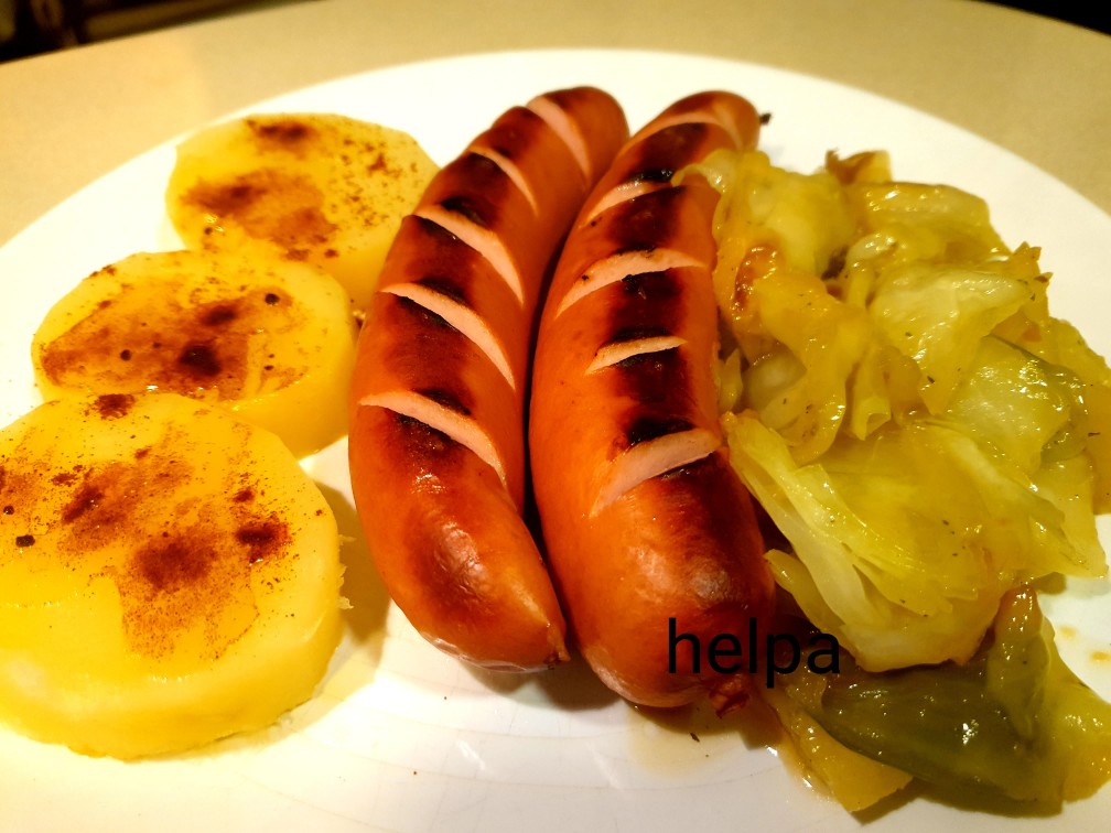 Немецкие сардельки "боквурст" с картофелем и капустой