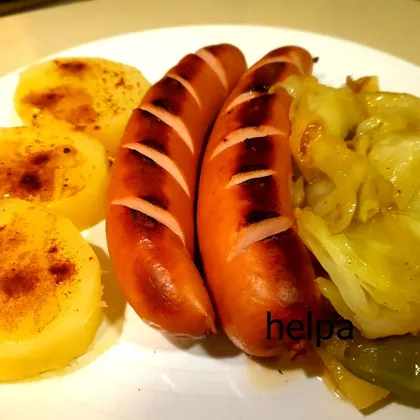 Немецкие сардельки 'боквурст' с картофелем и капустой