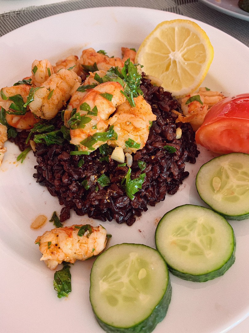 Аргентинские креветки в вине с петрушкой 🍤