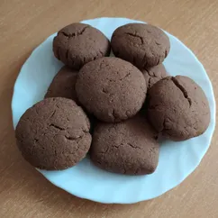 Песочное шоколадное печенье из орехового жмыха