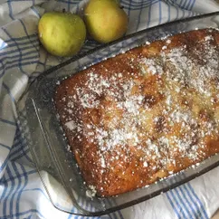 Шарлотка с яблоками и вишней