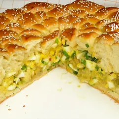 Дрожжевой пирог с зеленым луком и яйцом | Yeast pie with green onions and egg