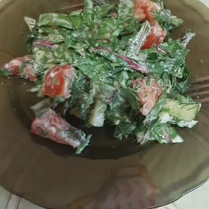 Салат из свекольный листя