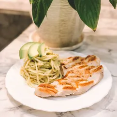 Полезная паста 🍝 со шпинатом и авокадо