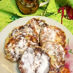 Сырники с бананом и изюмом