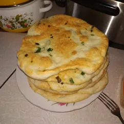 Лепешки с сыром и зеленым луком