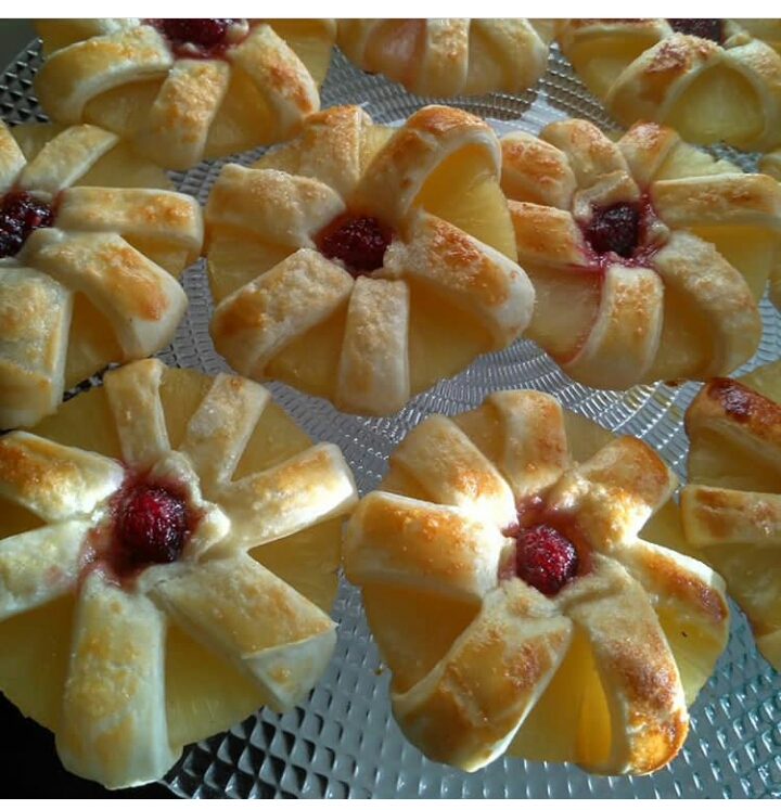 "Ананас в цвету"