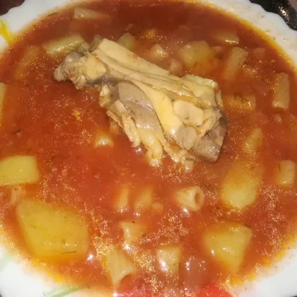 Томатный суп с окорочком