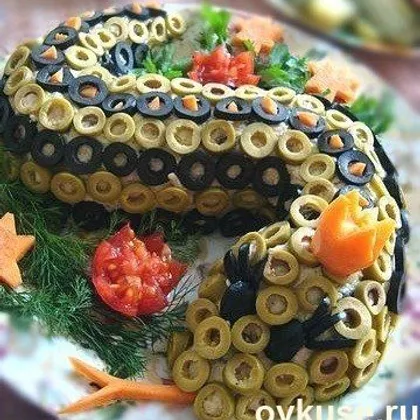 Новогодний салат 'Змейка'
