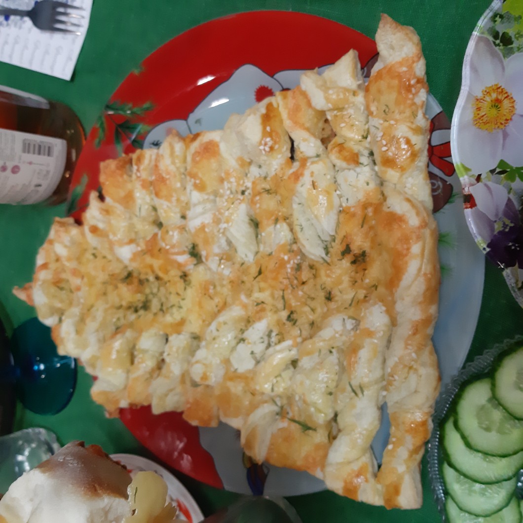 Елочка из слоёного теста