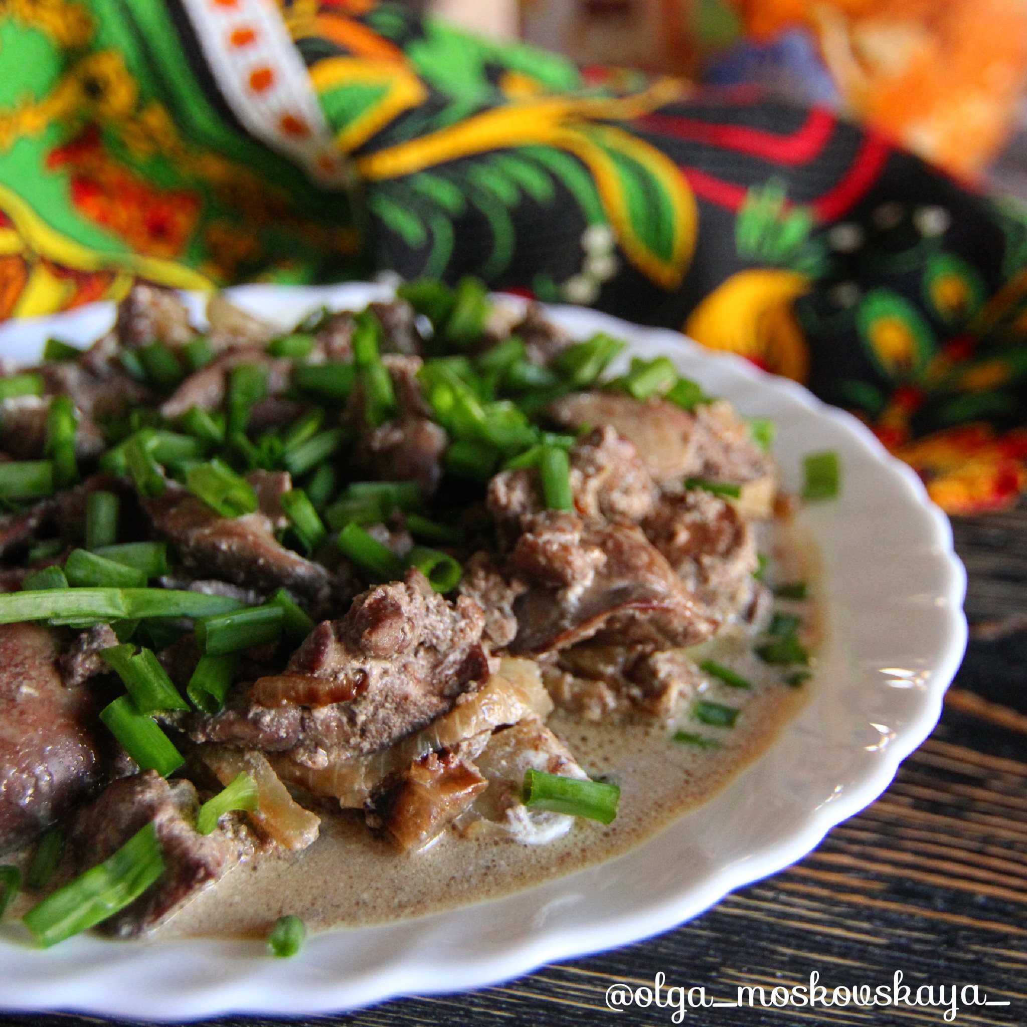 Нежная куриная печень в сливках на сковороде