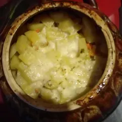 Мясо в горшочках