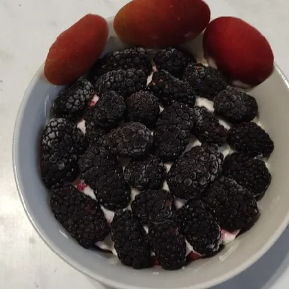 Десерт из ягод 'Красно-черное'