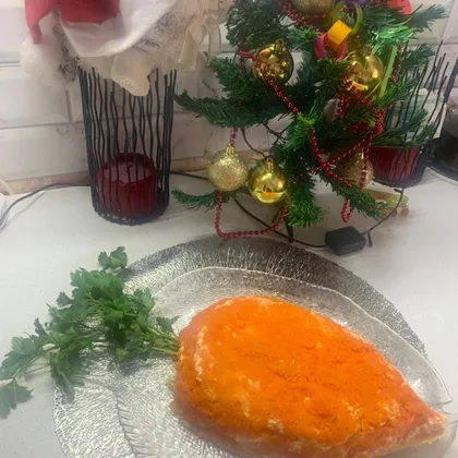 Новогодняя морковка салатик