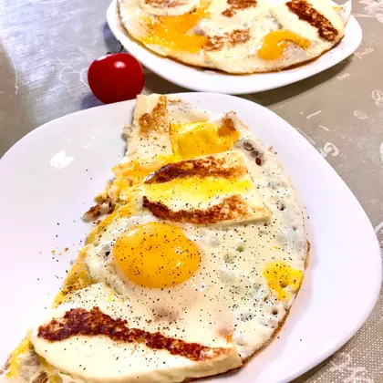 Завтрак от мужа 🤗Яичница глазунья с жаренным адыгейским сыром