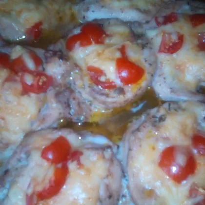 Гнезда из куриного филе с сыром и помидорами