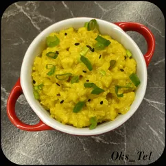 Рис в сметанном соусе на сковороде