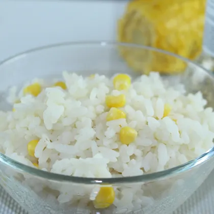 Рис, приготовленный с кукурузой, саке и солью