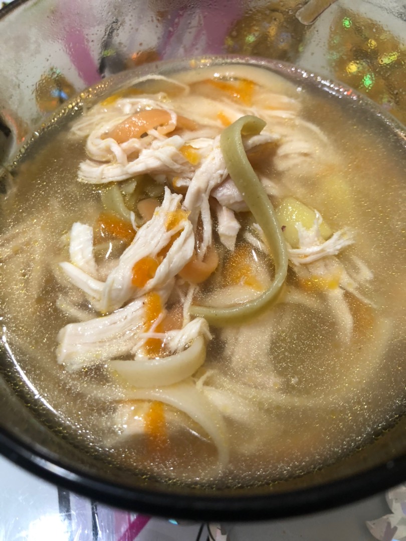 Куриный бульон с лапшой