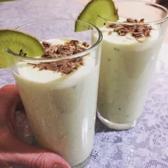 Смузи из киви и банана 🥛🍌🥝