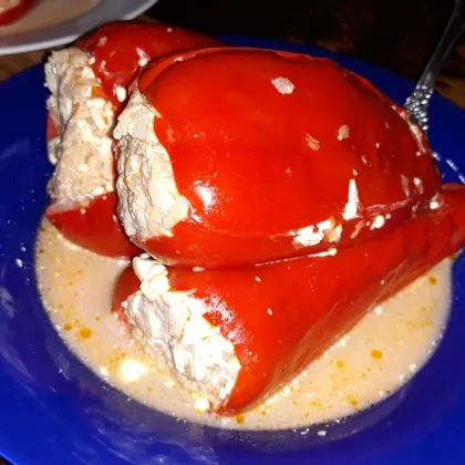 Перцы фаршированные в майонезно-томатном соусе